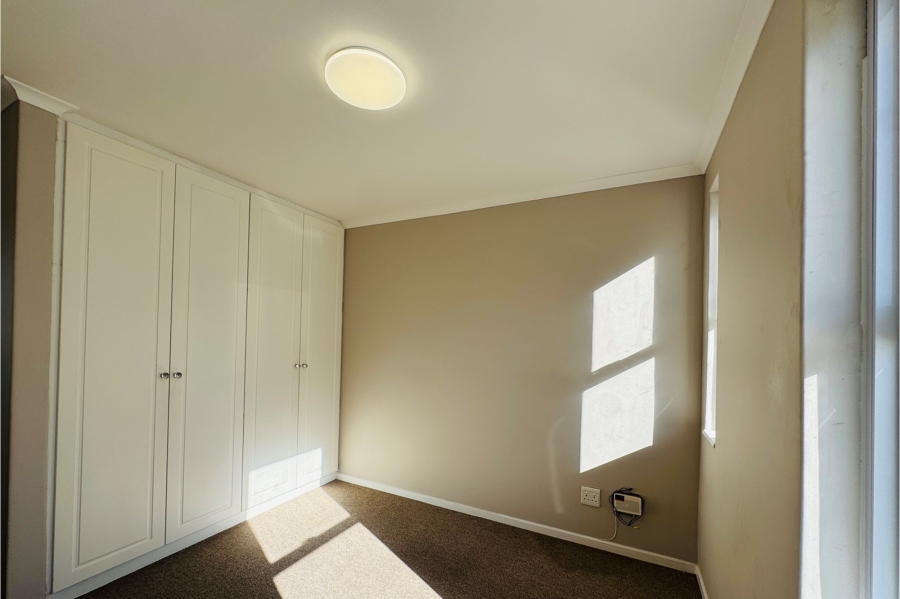 To Let 3 Bedroom Property for Rent in Chanteclair Western Cape